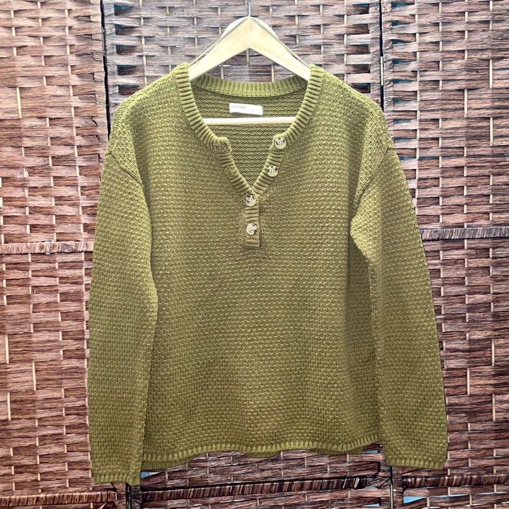 Sonoma Women V-Neck Sweater in Olive, Size XS Oversize.